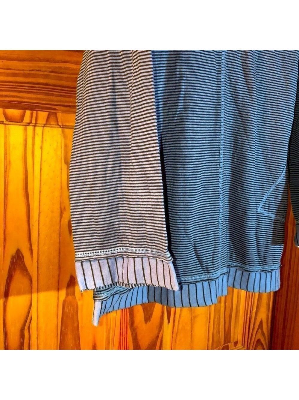 NWOT womens size P/S tribal jeans turtleneck shirt - Picture 4 of 7